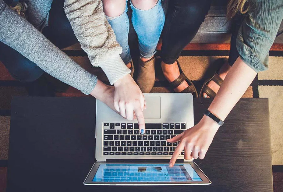 Наша национальная забава – обижаться на всё и дружно кричать «Ату его!»