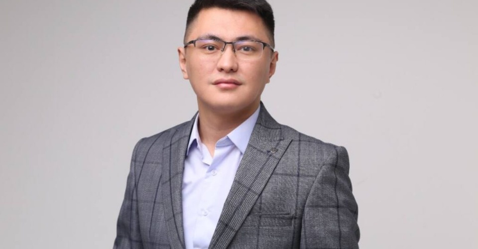 “Мен алда тұрмын”: Дәулет Мұқаев бірнеше сайлау участкелерінің нәтижесімен бөлісті