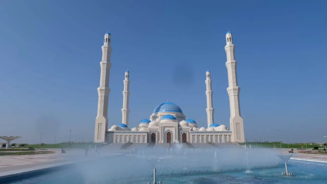 Кәмілеттік жасқа толмаған жасөспірімдер мешітте не істеп жүр?