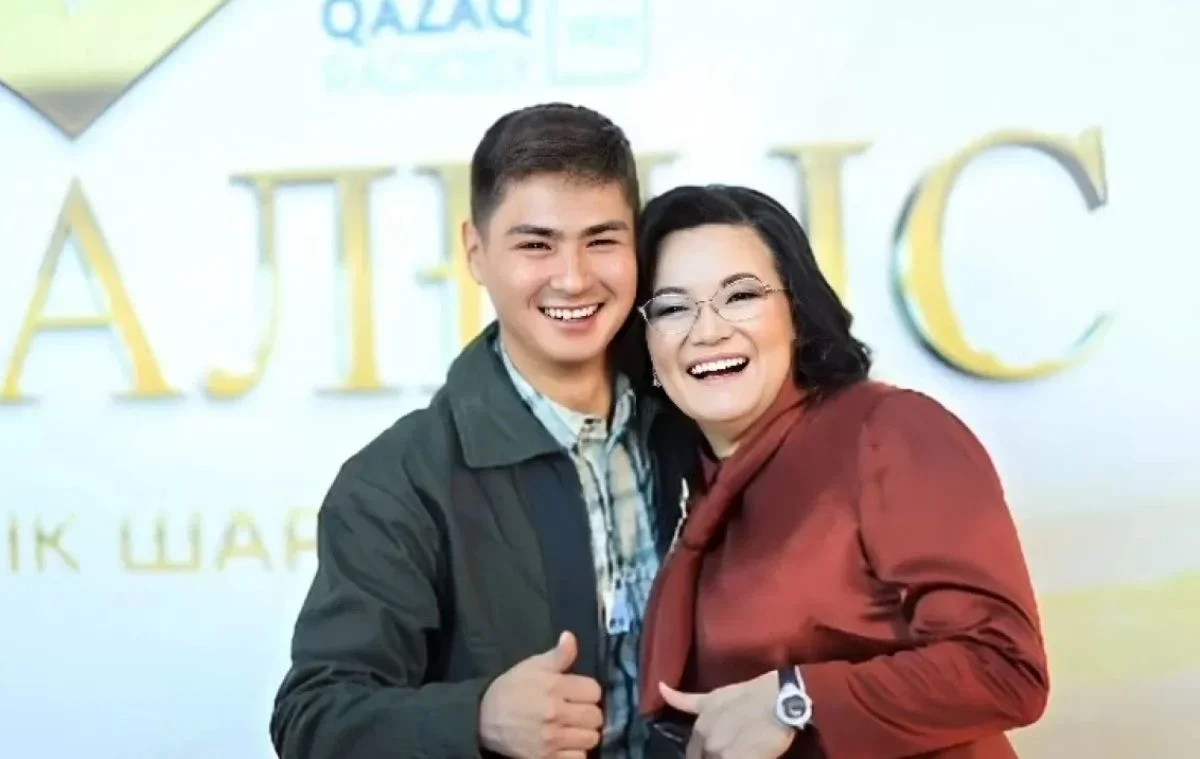 Жас қыздың жыныстық қатынас үшін алаяқтығын қараңыз Орыс әйелдері сиқырды сорады