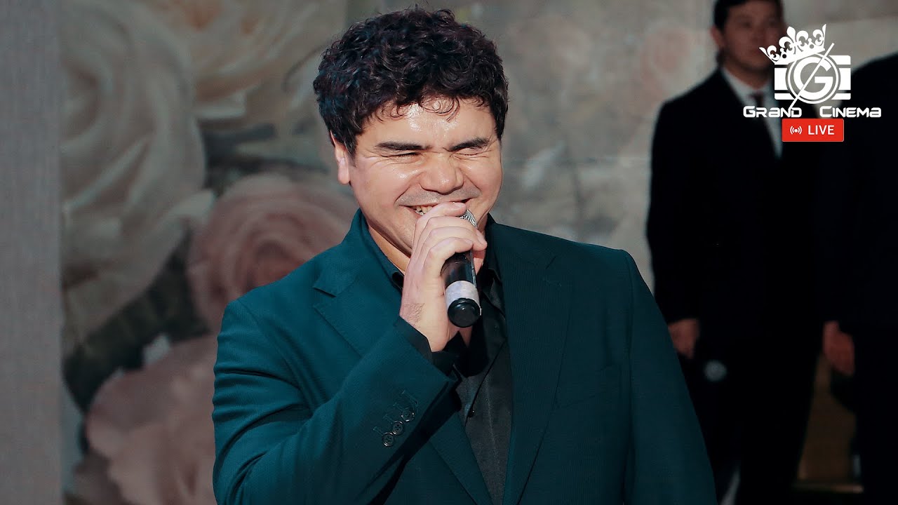 МузАрт әншісі Кенжебектің шашын жұлмақ болды