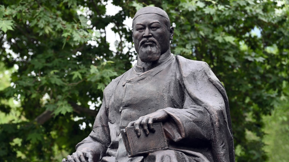 “Абай - ғұлама емес, Ганди -ғұлама”