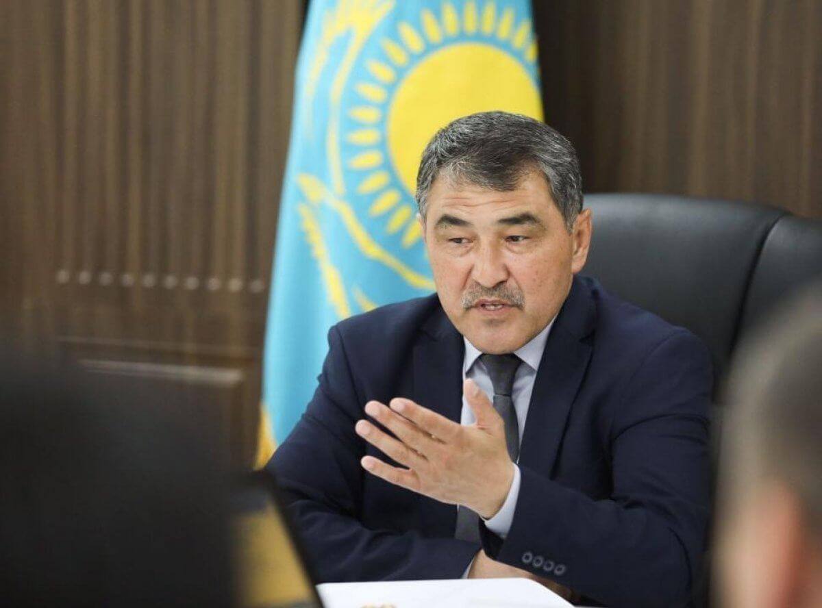 Төтенше жағдайда министр той тойлап жүр