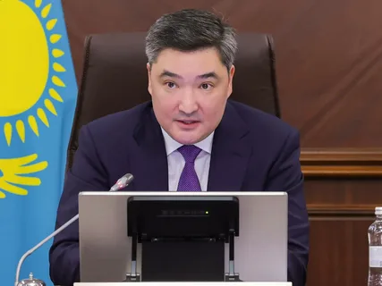 Олжас Бектенов құтқарушылар мен алдыңғы сап қызметкерлеріне ТЖ жағдайындағы жұмысы үшін алғыс білдірді