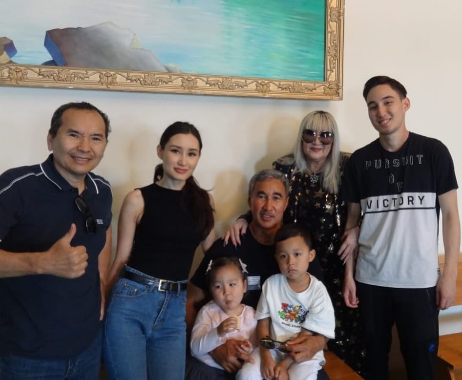 Орыс жас порно Үлкен сиськи секс