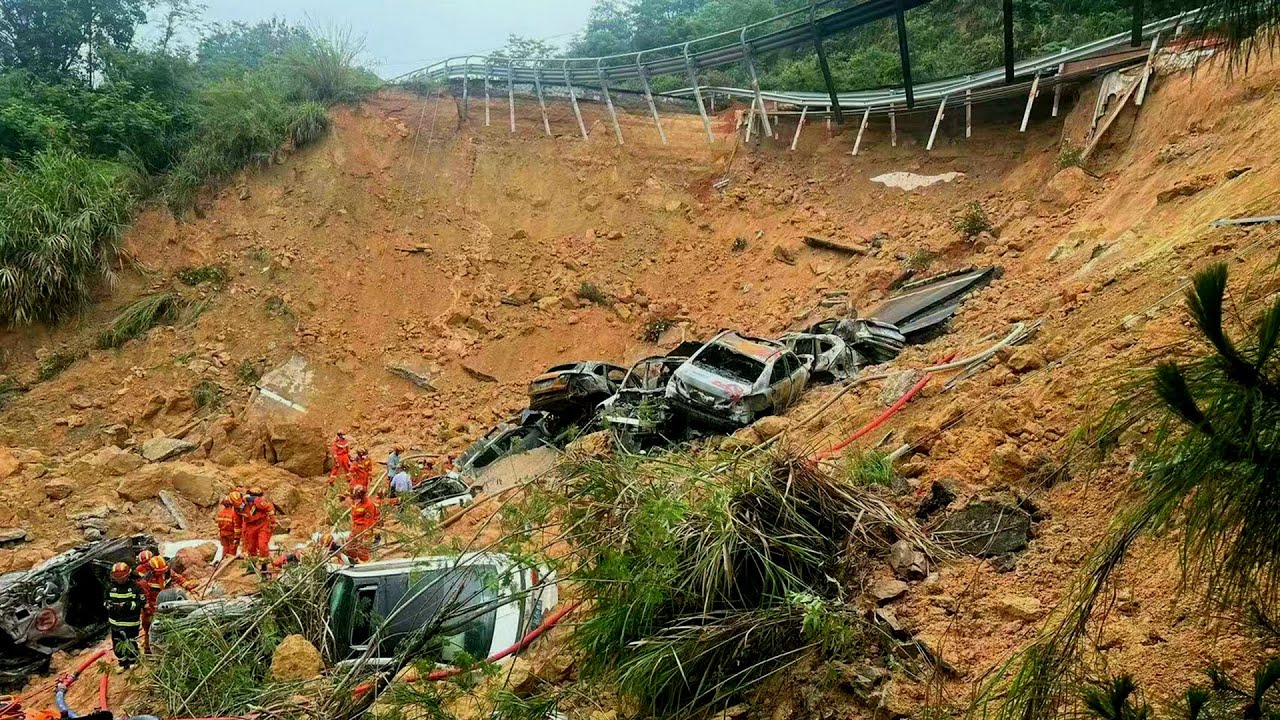 Жол опырылып ондаған кісі ажал құшты