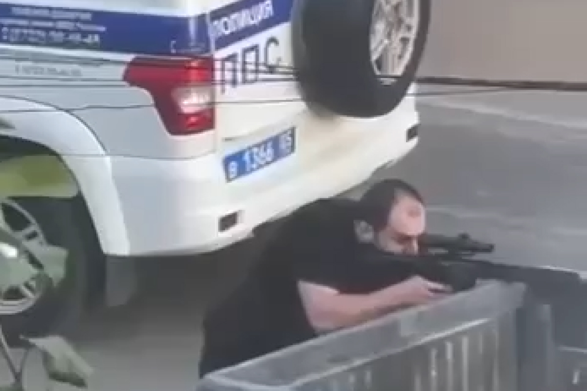 Дін қызметкерін бауыздап кеткен