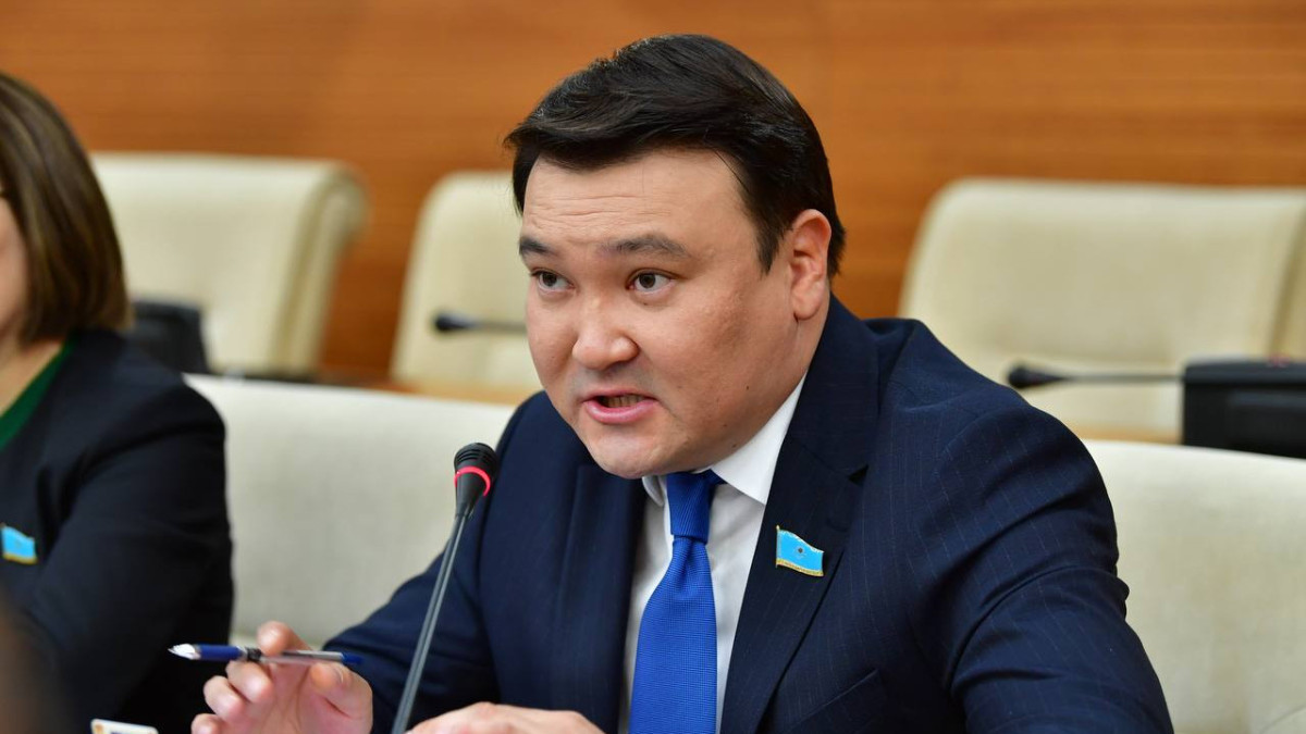 Мақсат Толықбай Парламенттен кете ме?