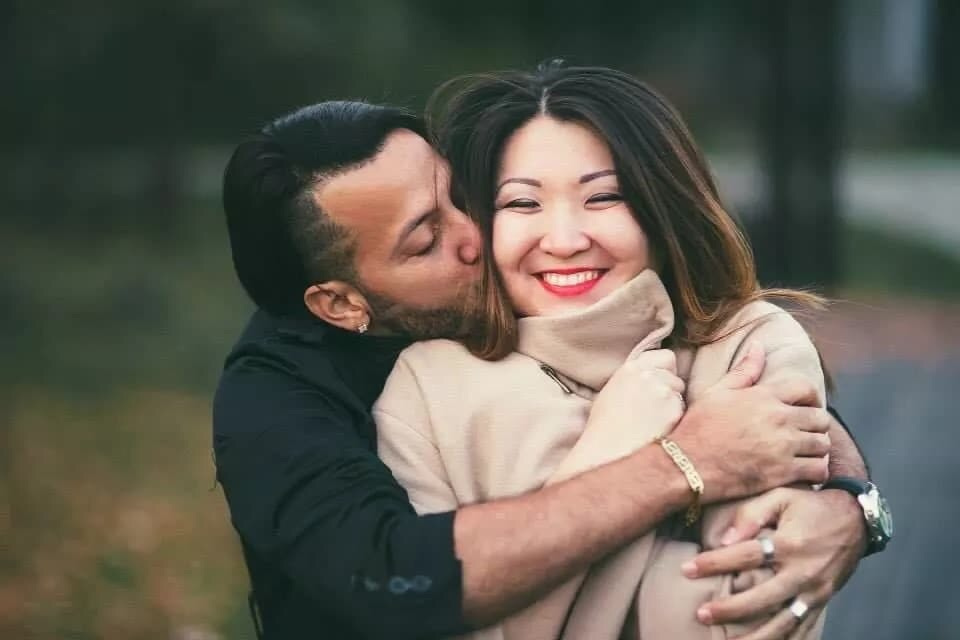 Қазақ қызы шетелдік еркектің етегінен ұстамасын десек...