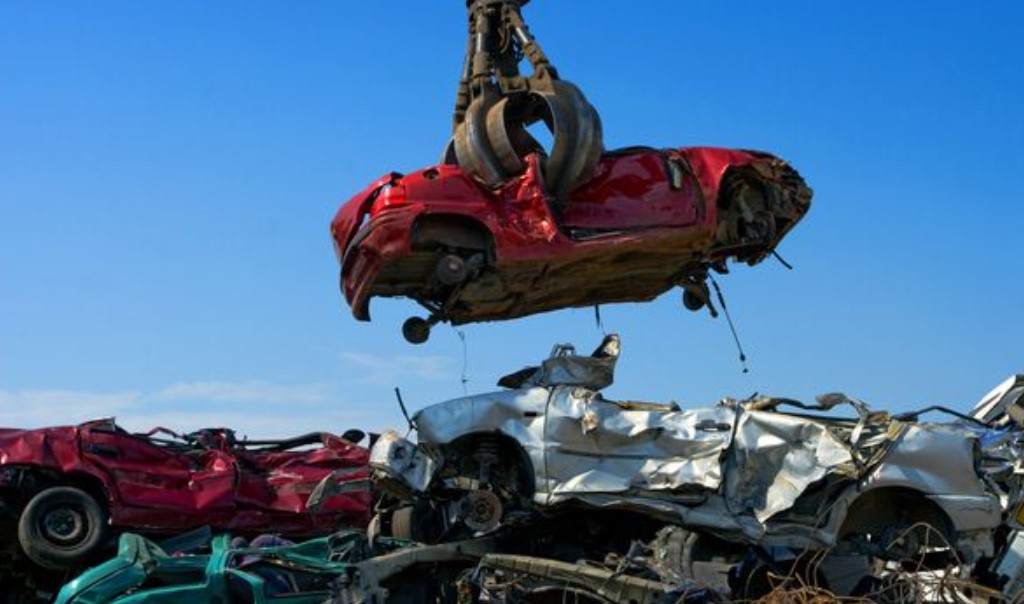 Автоөнеркәсіп саласын жою: Импорттаушылар утилалымға неге қарсы – американдық компанияның қандай қатысы бар?