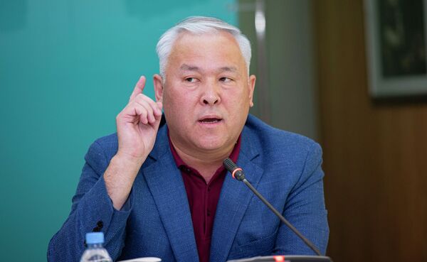 "Ұят қой!" дейді Мұрат Әбенов