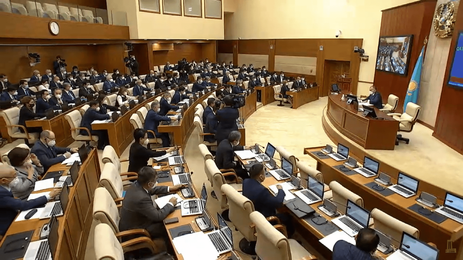 Депутаттар жыл бойы қандай жұмыстар бітірді?