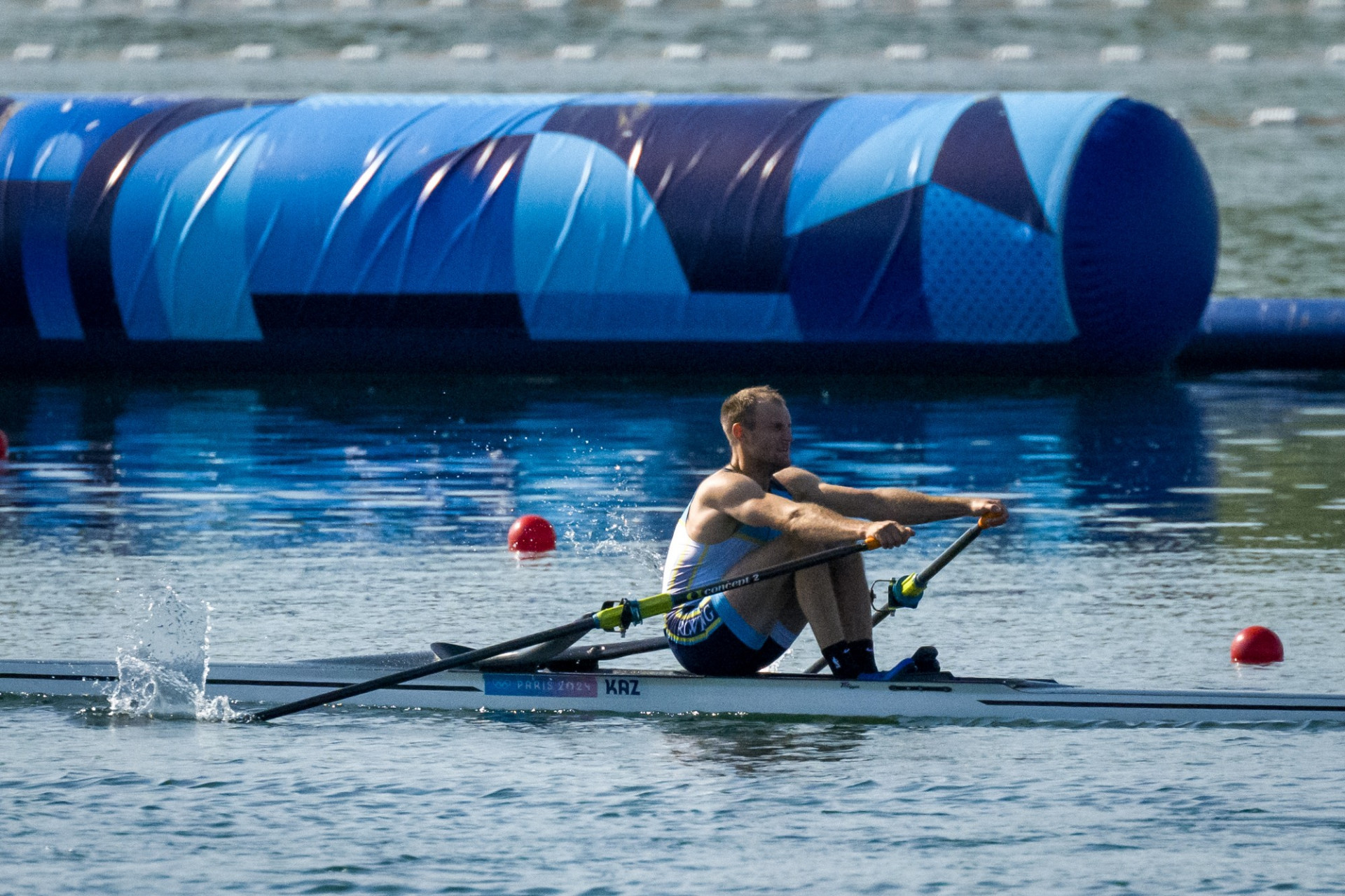 Владислав Яковлев мәреге бірінші жетті