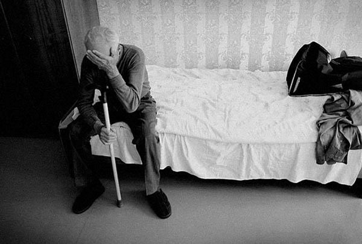 "Қарияларды қарттар үйіне өткізу керек" дейді