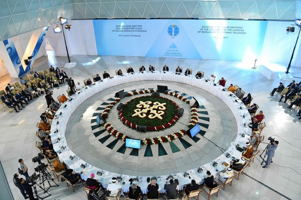 "Бас мүфти - Нұрлан имам болады" дейді дінтанушы