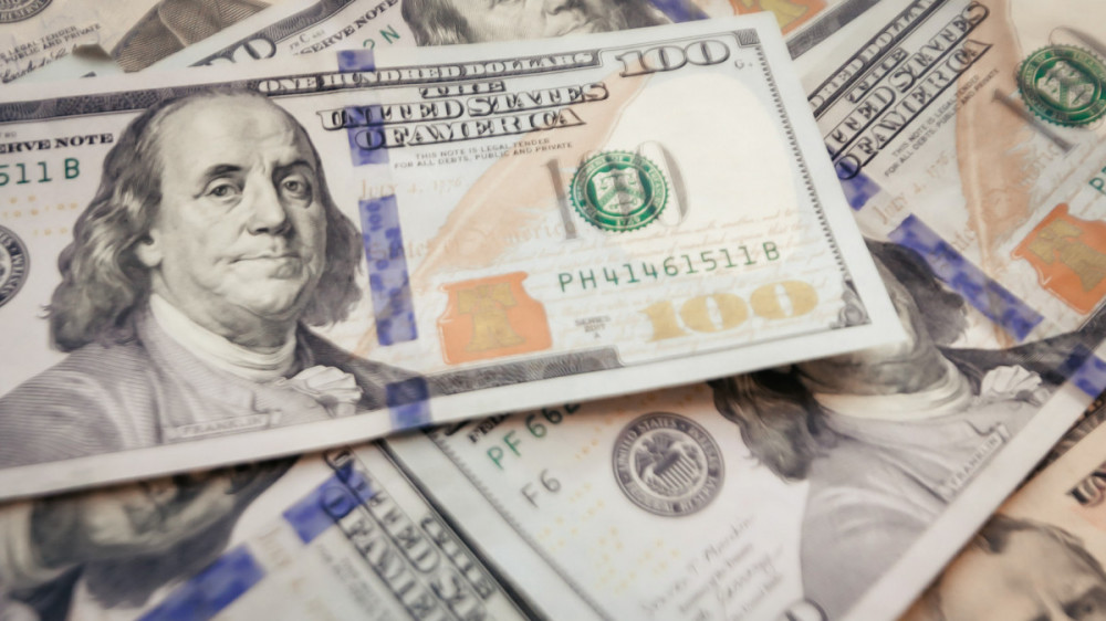 Доллар "ұшып" барады
