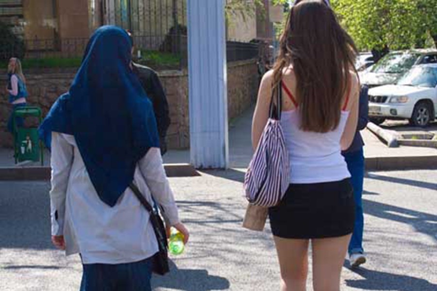 "Хиджаб киетіндер мен кимейтіндер салық төлесін" дейді тиктокерлер