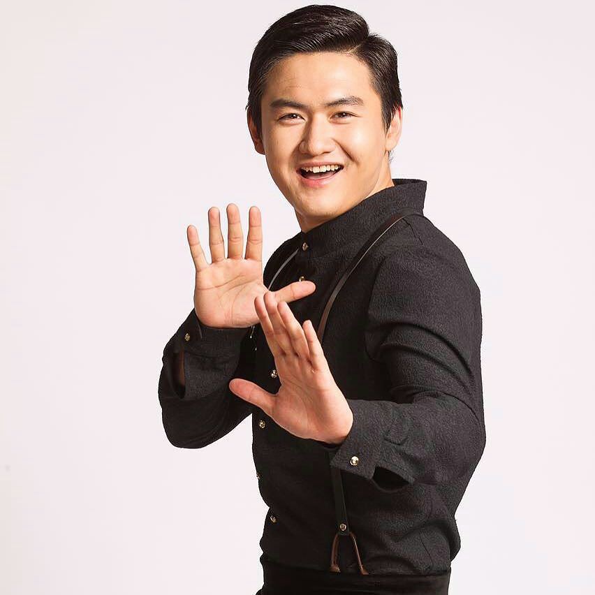 Төреғали әйеліне "ұсталып қалды"