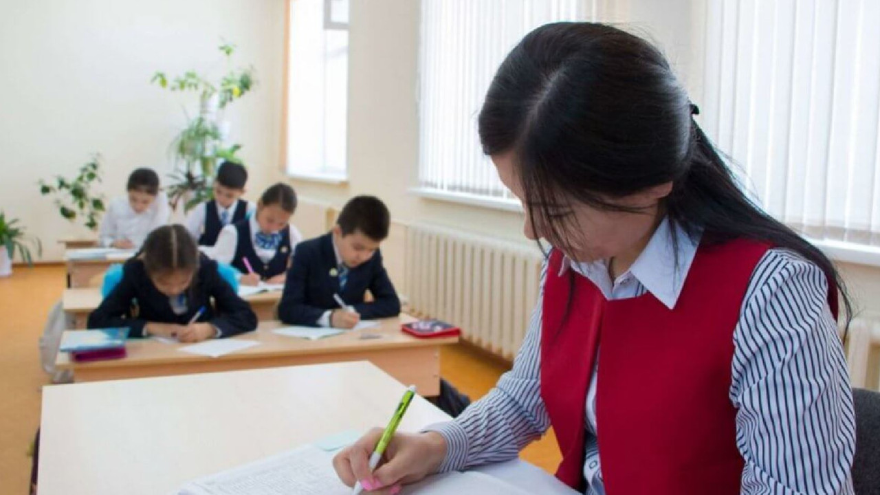 "Өзім білем" дейтін мұғалімнің қылығы қадірін қашырады