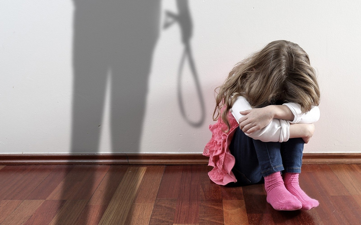 Хиджабтағы қылмыскер қыз кім?