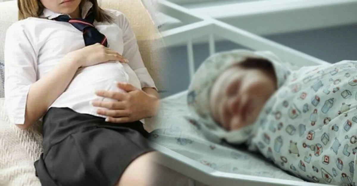 Шағын фотосуреттердегі есестер Үстелдің астындағы пизды жалап жатқан фото