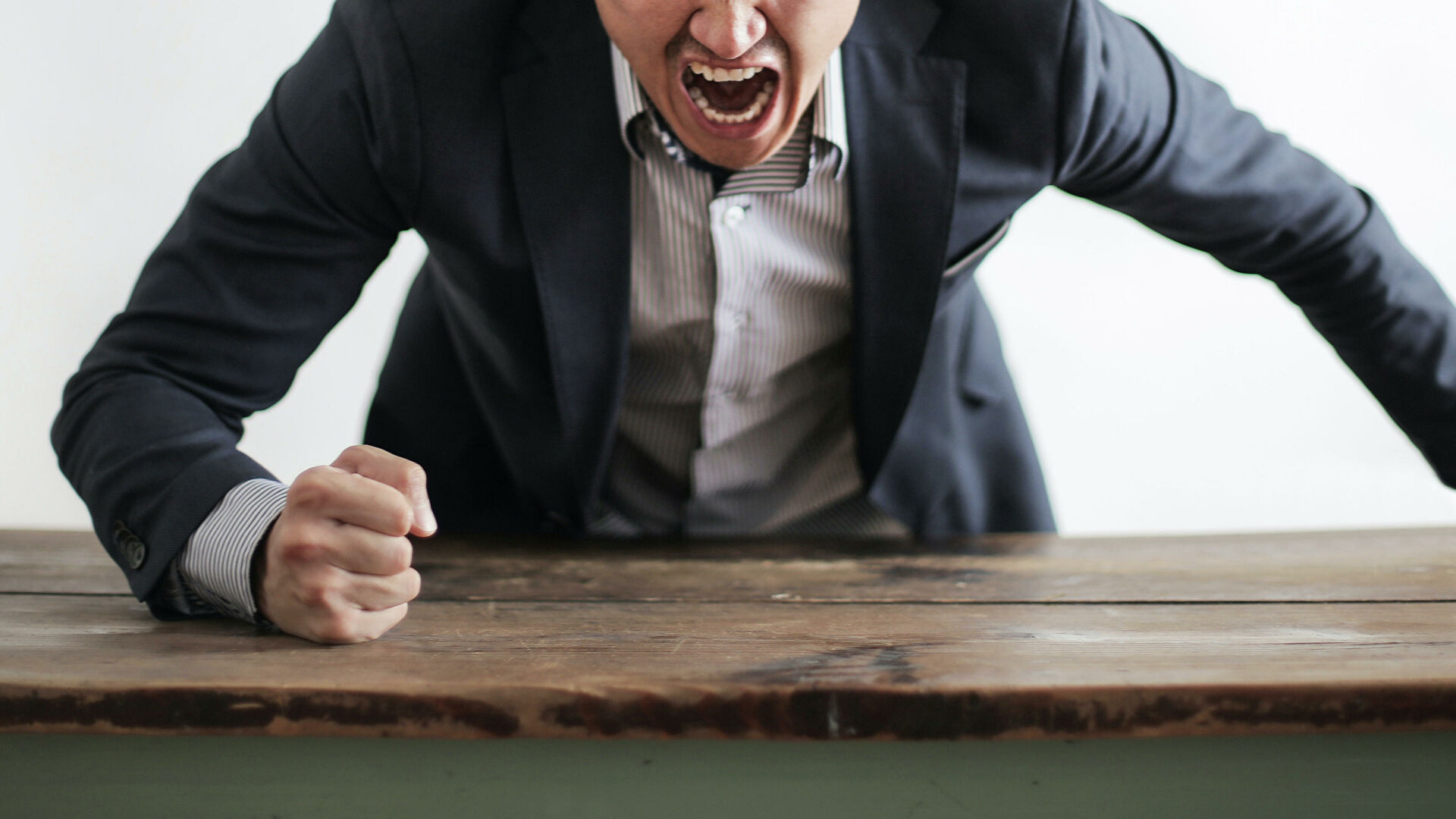 Біліксіз басшы мектепті құрдымға кетіреді