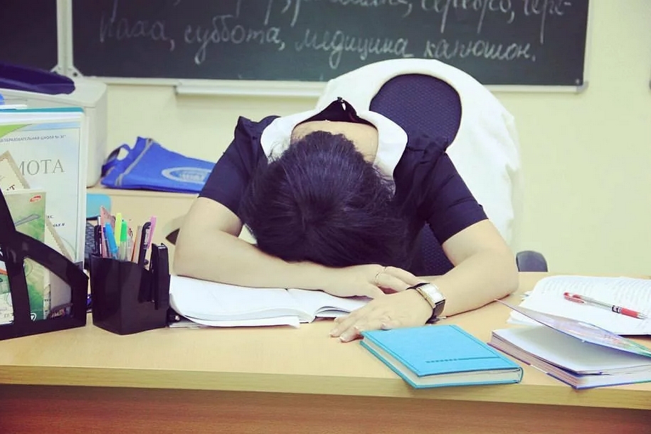 Министрлік мұғалімдерді сандалтуды бастады