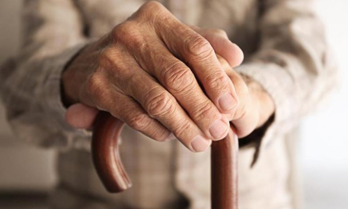 Анасының наласын арқалаған бала