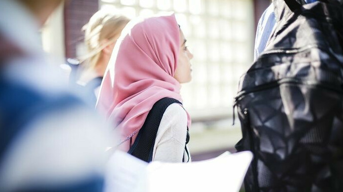 "Тәкбир! Аллаһу әкбар!" дескен қауым кеше бір сәтте дүр сілкінді