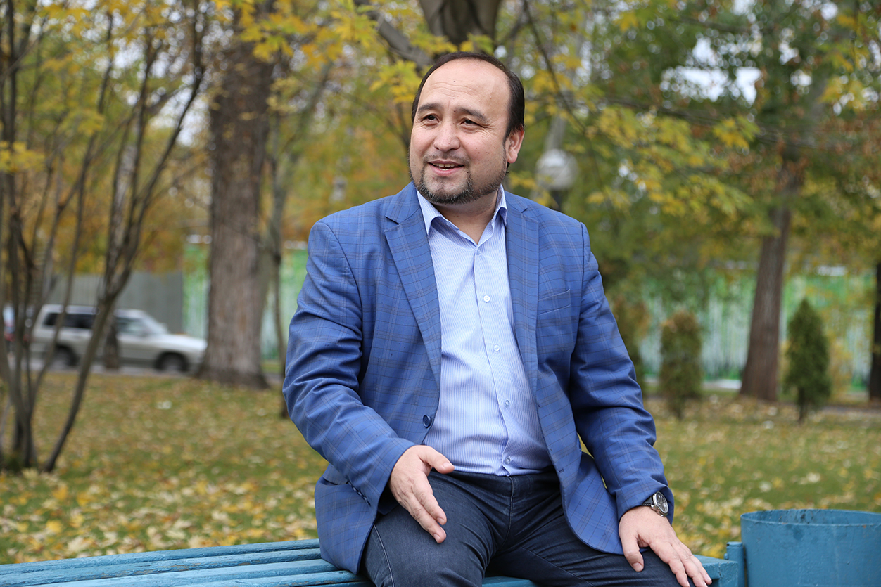 Ақымақтарға ерегіскенде, таза қазақша сөйлейікші