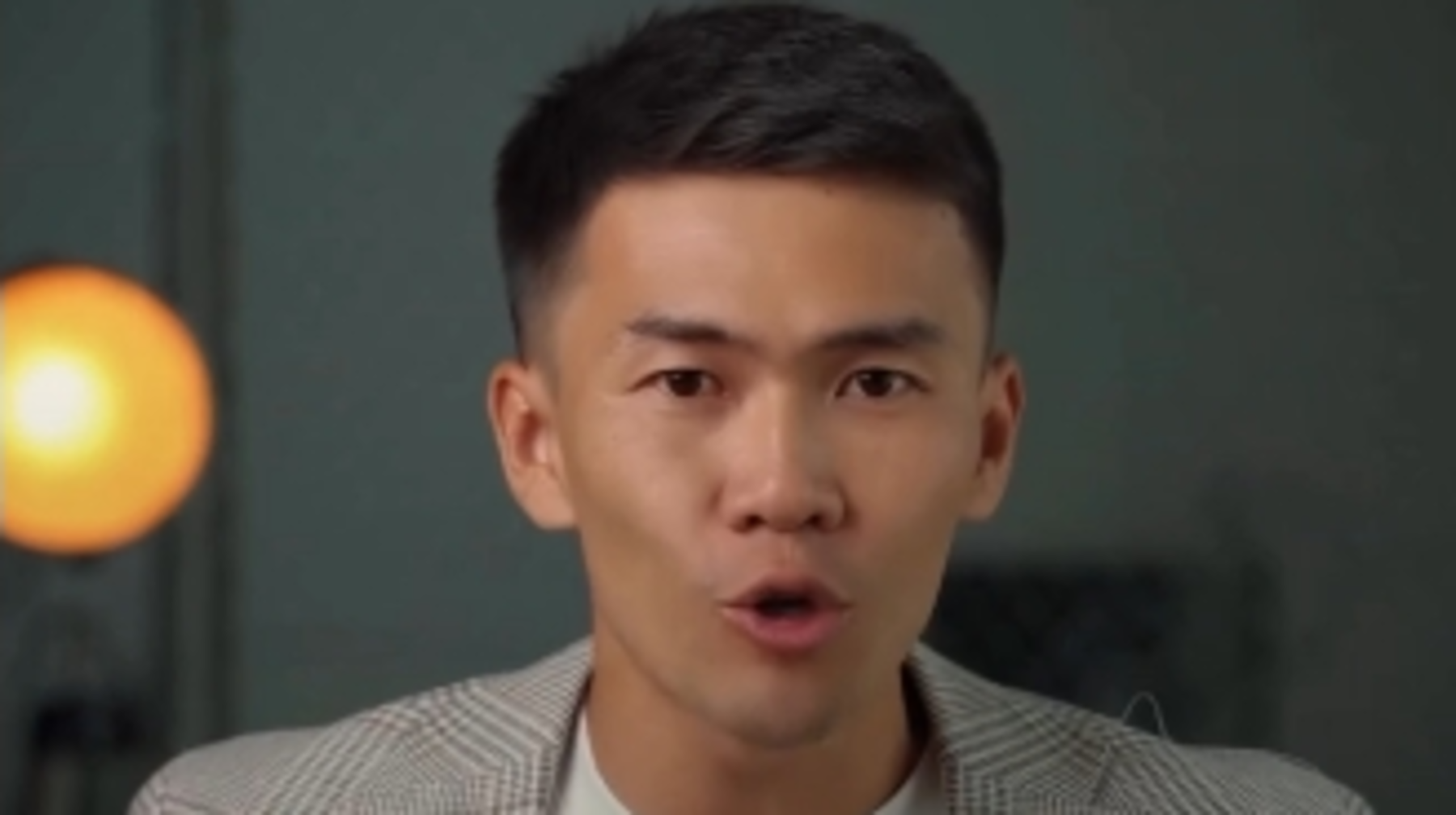 Мұқағалиға тіл тигізген жігітті алып кетті