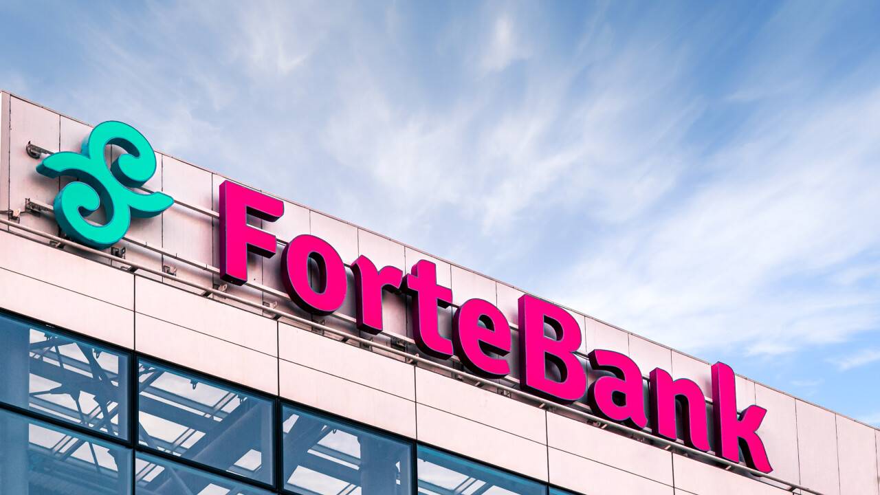 Өтемұратовтың ForteBank-і нарықтағы екі банкті "жұтуды" қарастыруда