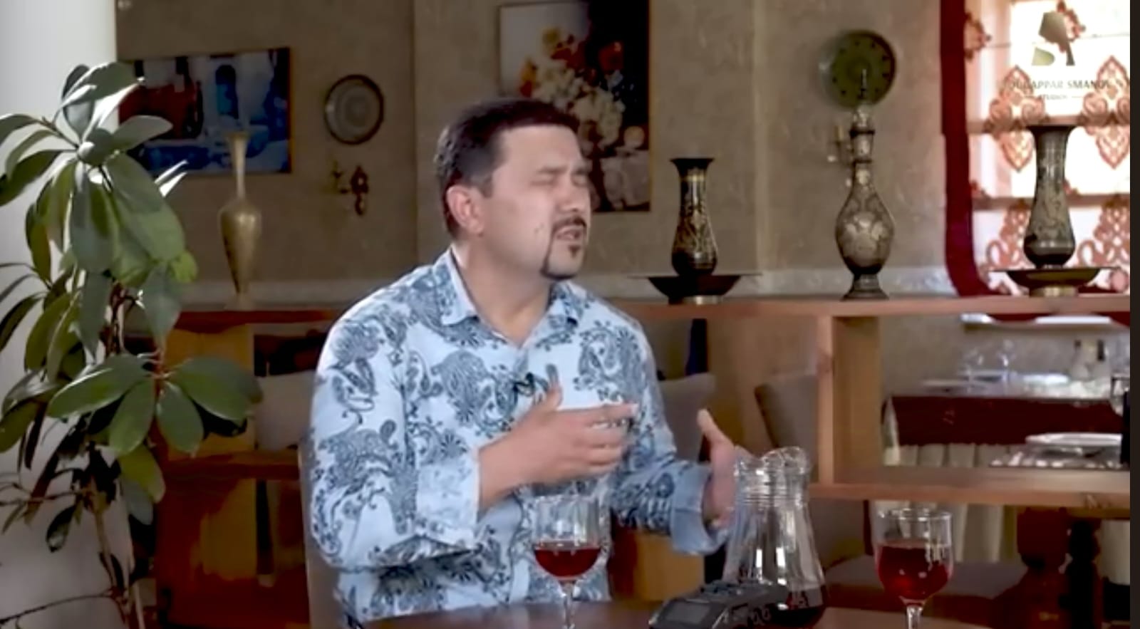 "Ғалымжан Құрманбек, сенің дінің келгелі қазақ қоғамы қандай жетістікке жетті?" дейді ақсақал