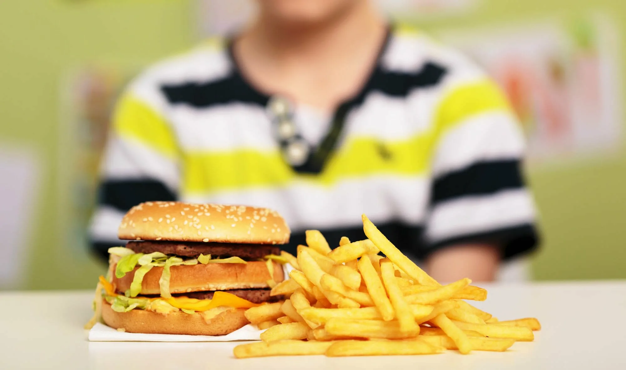 Өз баламызға қастандық жасаудамыз