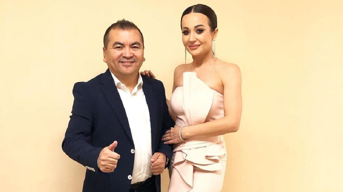 Ешектегі сик, пиздадағы үлкен вибратор