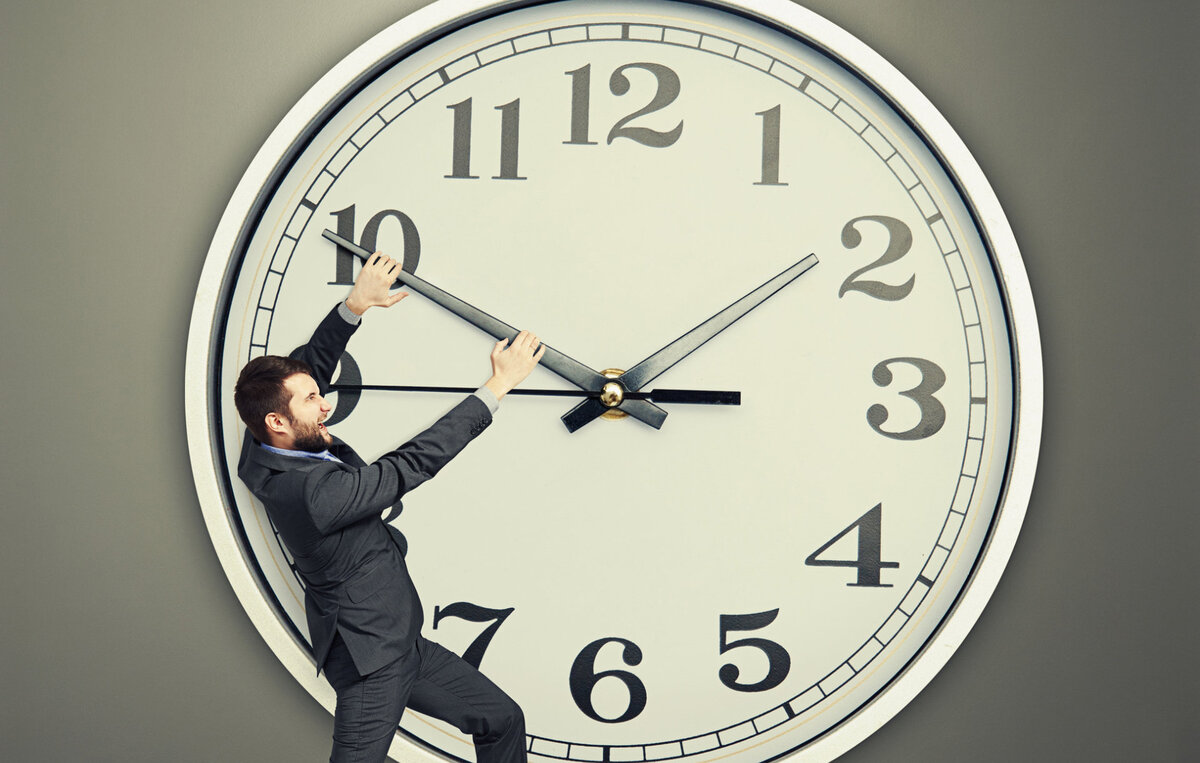 Бір ғалым айтты деп, уақыт белдеуін өзгерту кімге пайда беруде?