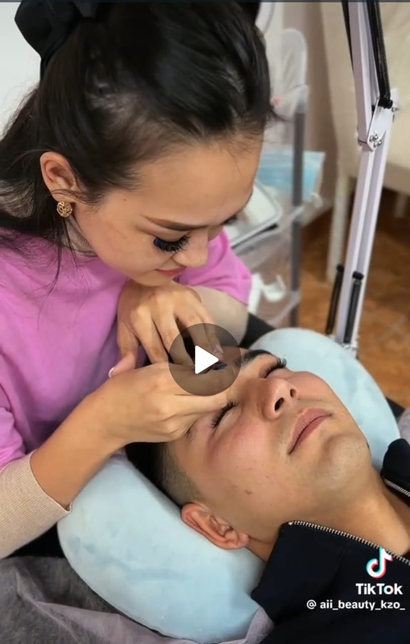 Жасанды кірпік жасатқан қазақ жігіт сынға қалды(ВИДЕО)