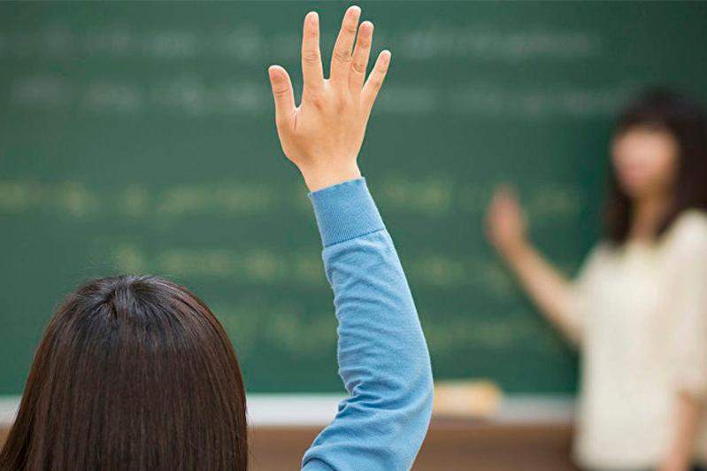 "Мұғалімдерге жанымыз ашиды" дейді ата-аналар