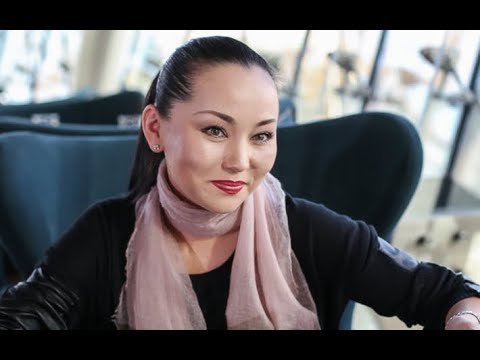 Баян Мақсатқызы шешесі туралы шындықпен бөлісті