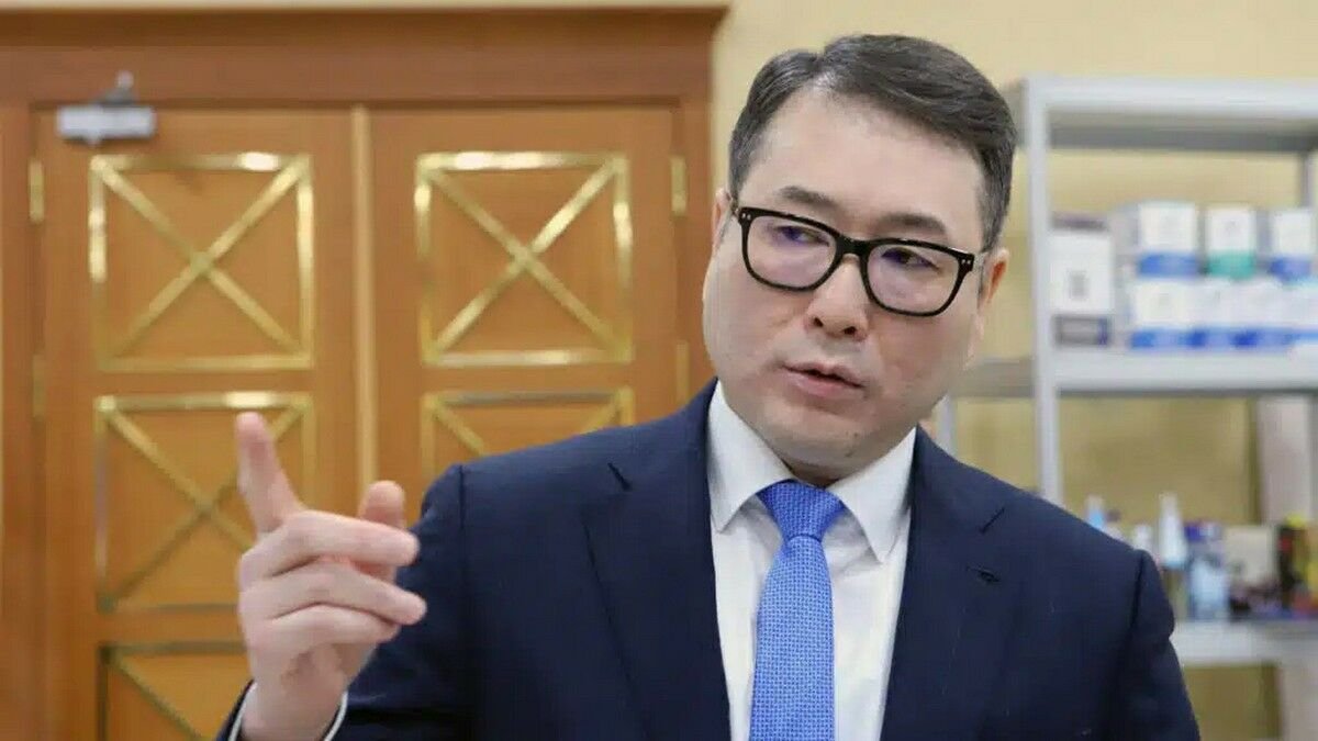 Министр Арман Шаққалиев: "Сағат белдеуін өзгерту туралы қабылданған шешім ғылыми негізделген"