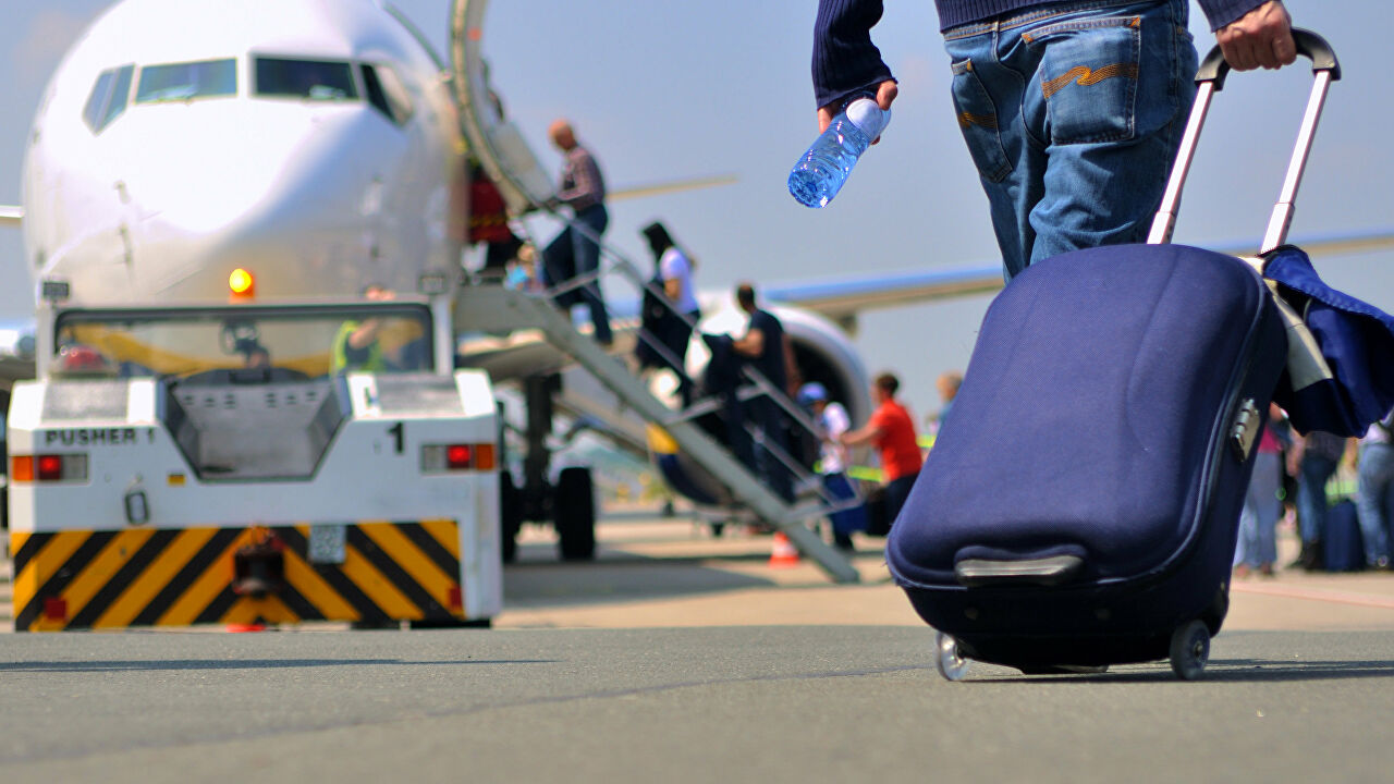 Елден шетелге кетушілер толаастамай тұр