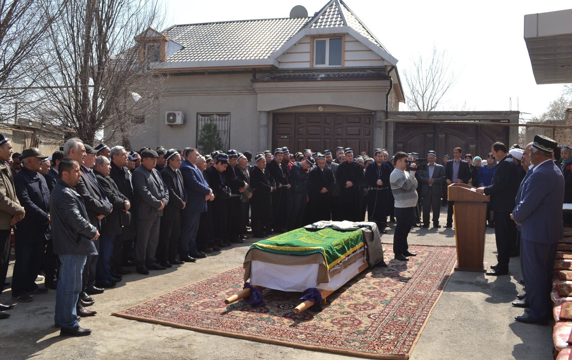 Мешіттен шығып жатқан "заңдар" шектен шығып кетпеді ме?