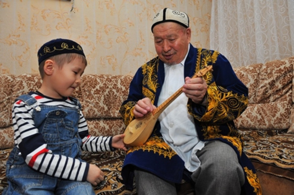 Әкеңнің ағасын "ата" деу дұрыс па?