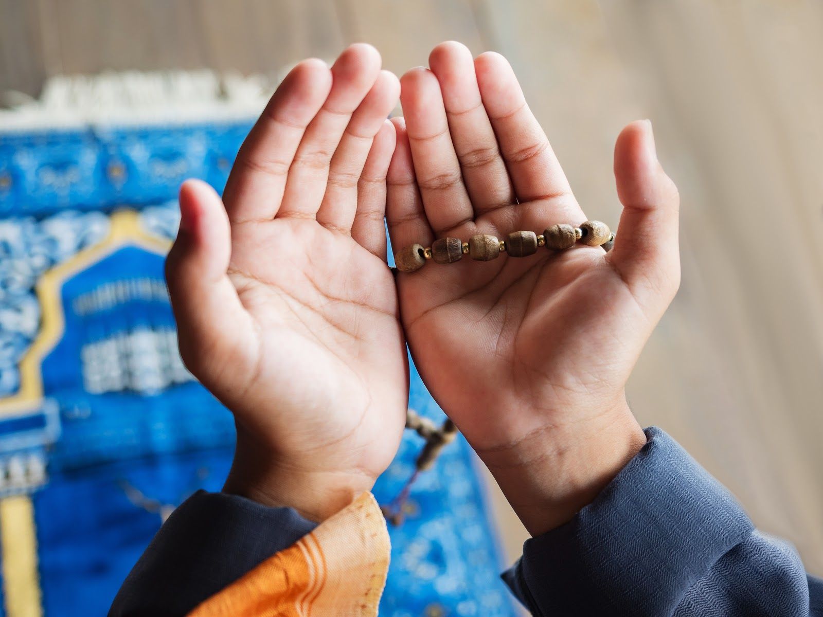 "Қожаларды ренжітсеңіз, оңбай қаласыз" дейді тиктокер