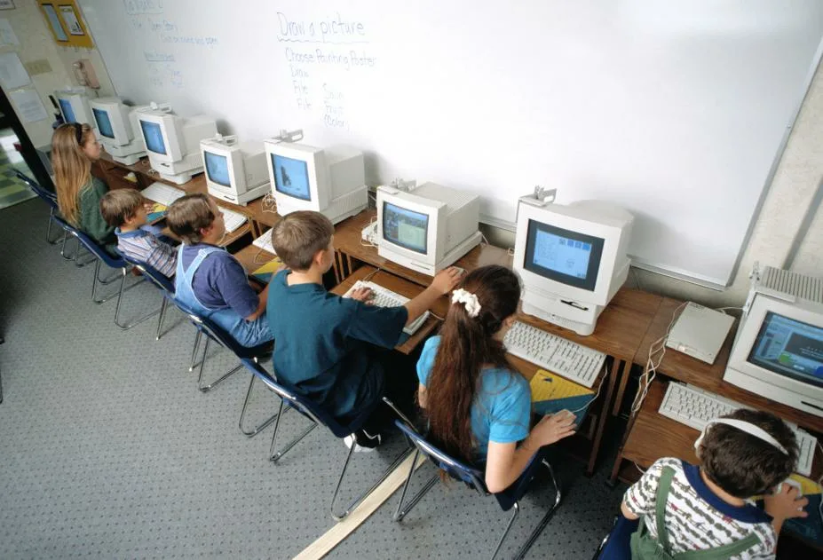 Оқушылар информатикада порно сайттарға кірген