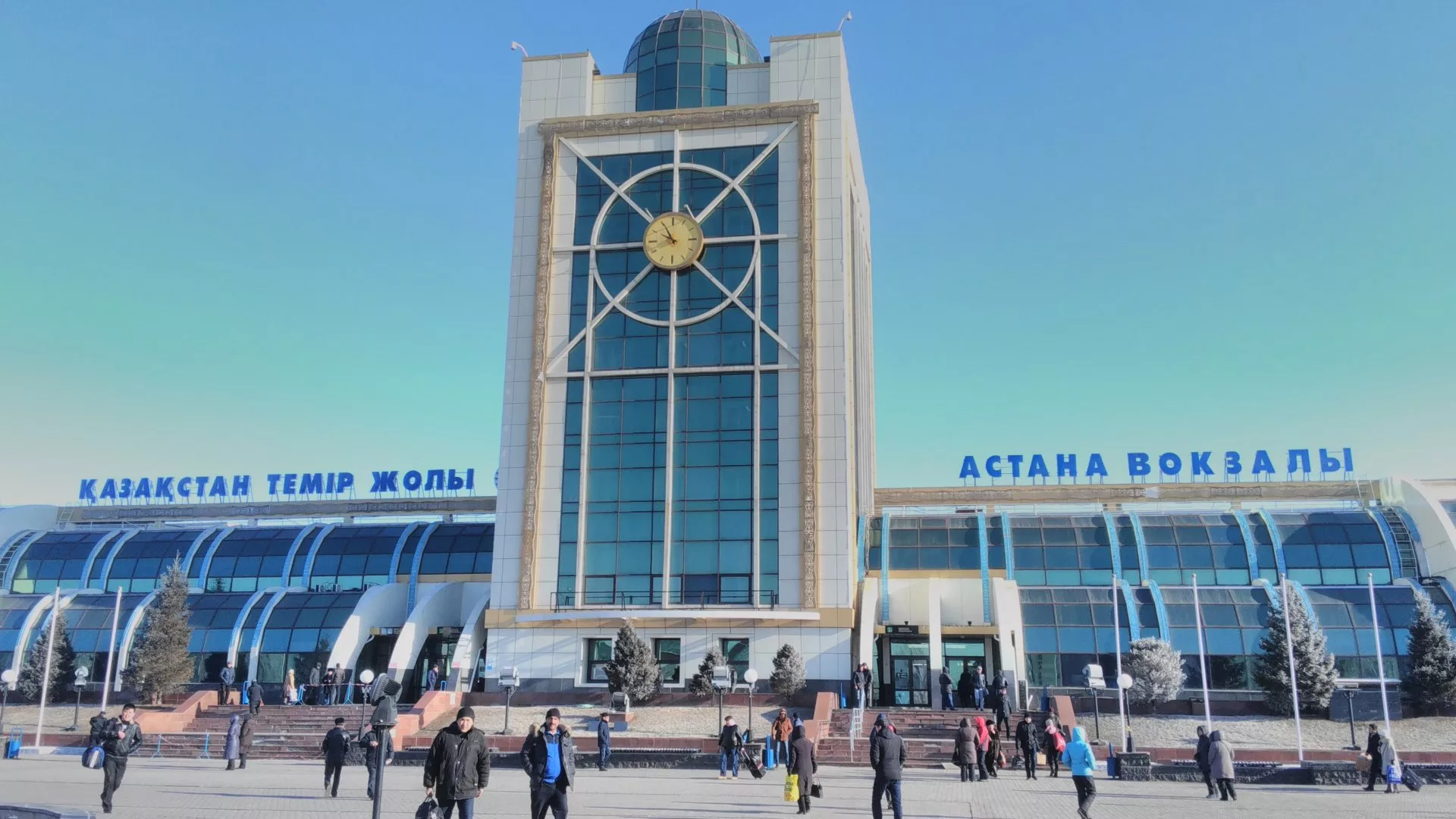 Баласын вокзалда тастап кеткен ана іздестіріліп жатыр