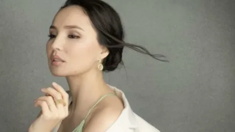 Актриса Жұлдыздың өлеңі жұртты ойлантып қойды