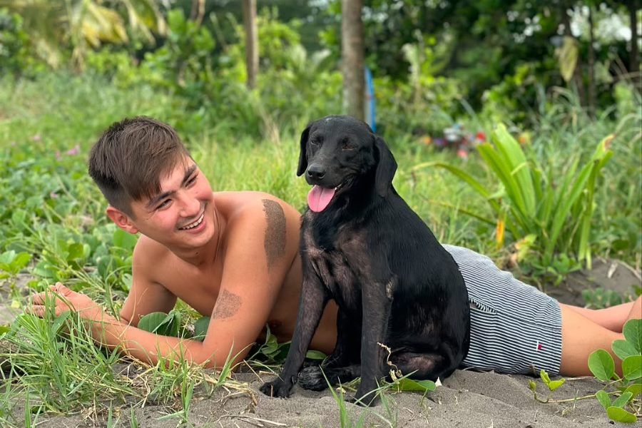 Бельгиялық Жәнібек өзіне адал серік тапқанын жазды