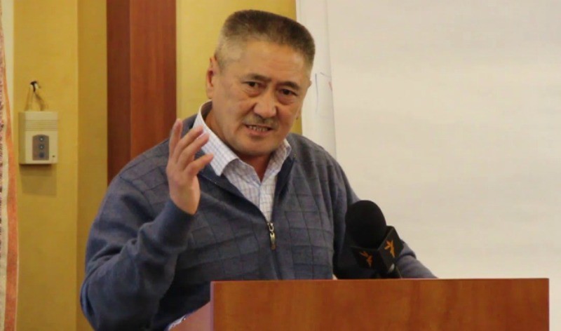 "Мұғалімдерді сотқа беремін!" деді қоғам қайраткері (ВИДЕО)