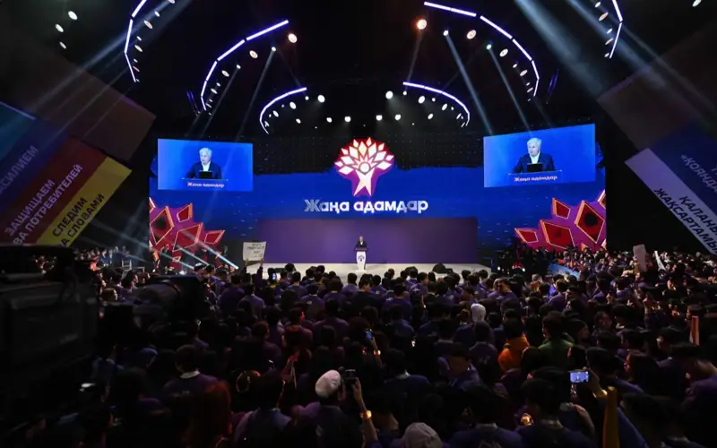 Жұқа және тегіс фотосурет Жетілген ана порно трусы және секс